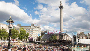 LSO and Rattle premiere Eloise Gynn's 'Light Dancing'