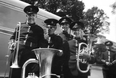 TJ Powell (centre) c. 1954 w/ 4 members of the Atkins family, (L-R: Arthur, Tom, Jack and George)