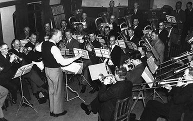 Powell rehearsing Melingriffith Band in 1947.
