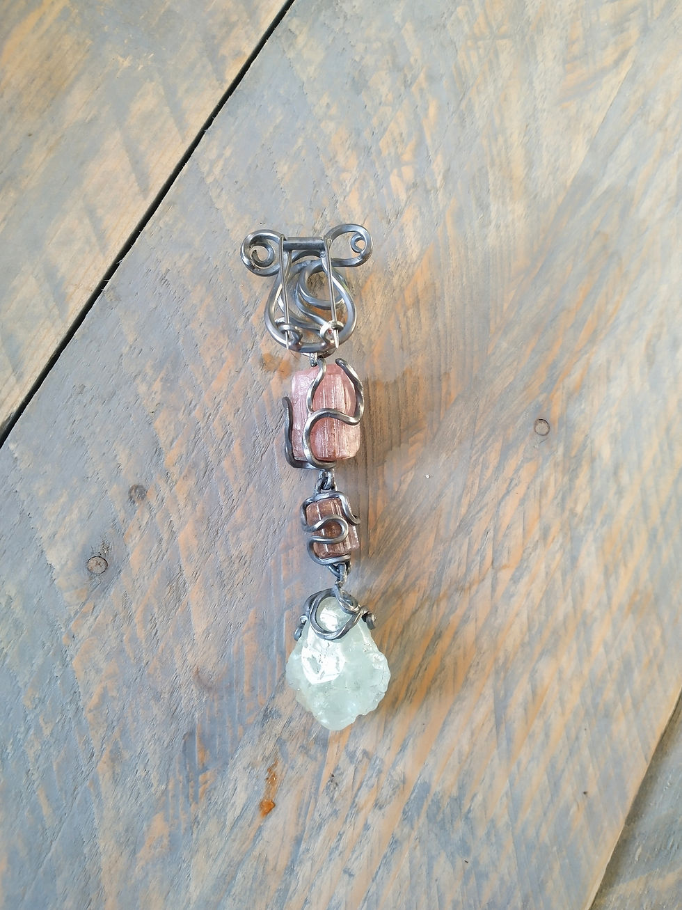 Thumbnail: Branching brooch