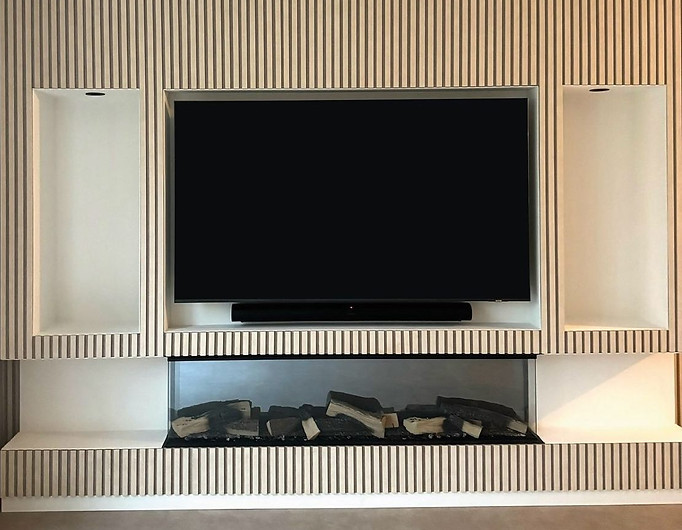 TV Wand mit Akustikpaneel