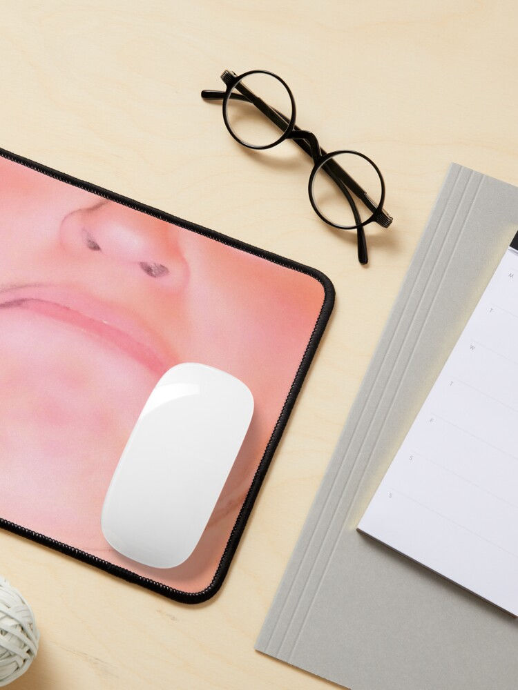 Miniature : Tapis de souris Bouche mécontente laideur