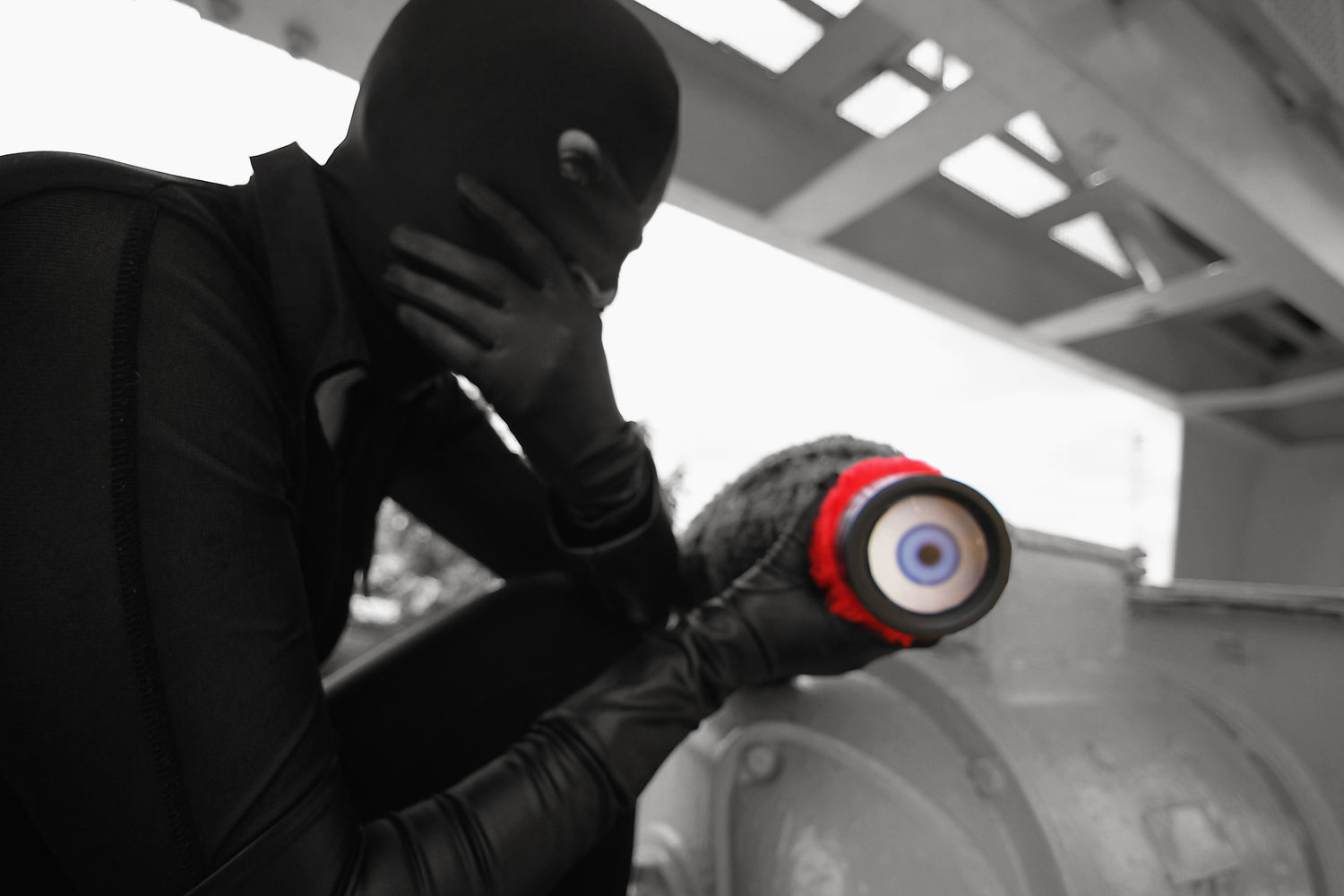 Marotte "Aspiracrobateur" et sa manipulatrice