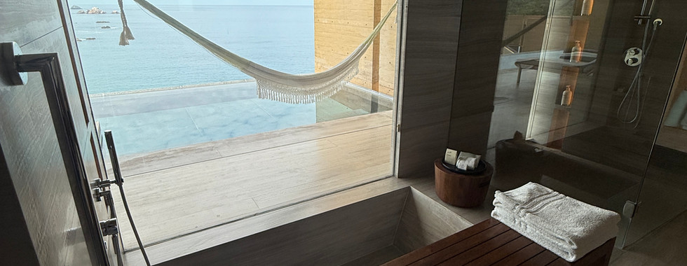 sunken tub in suite at Four Seasons Tamarindo