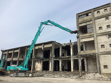 解体工事③ 新潟市旧新潟県漁連解体工事.JPG