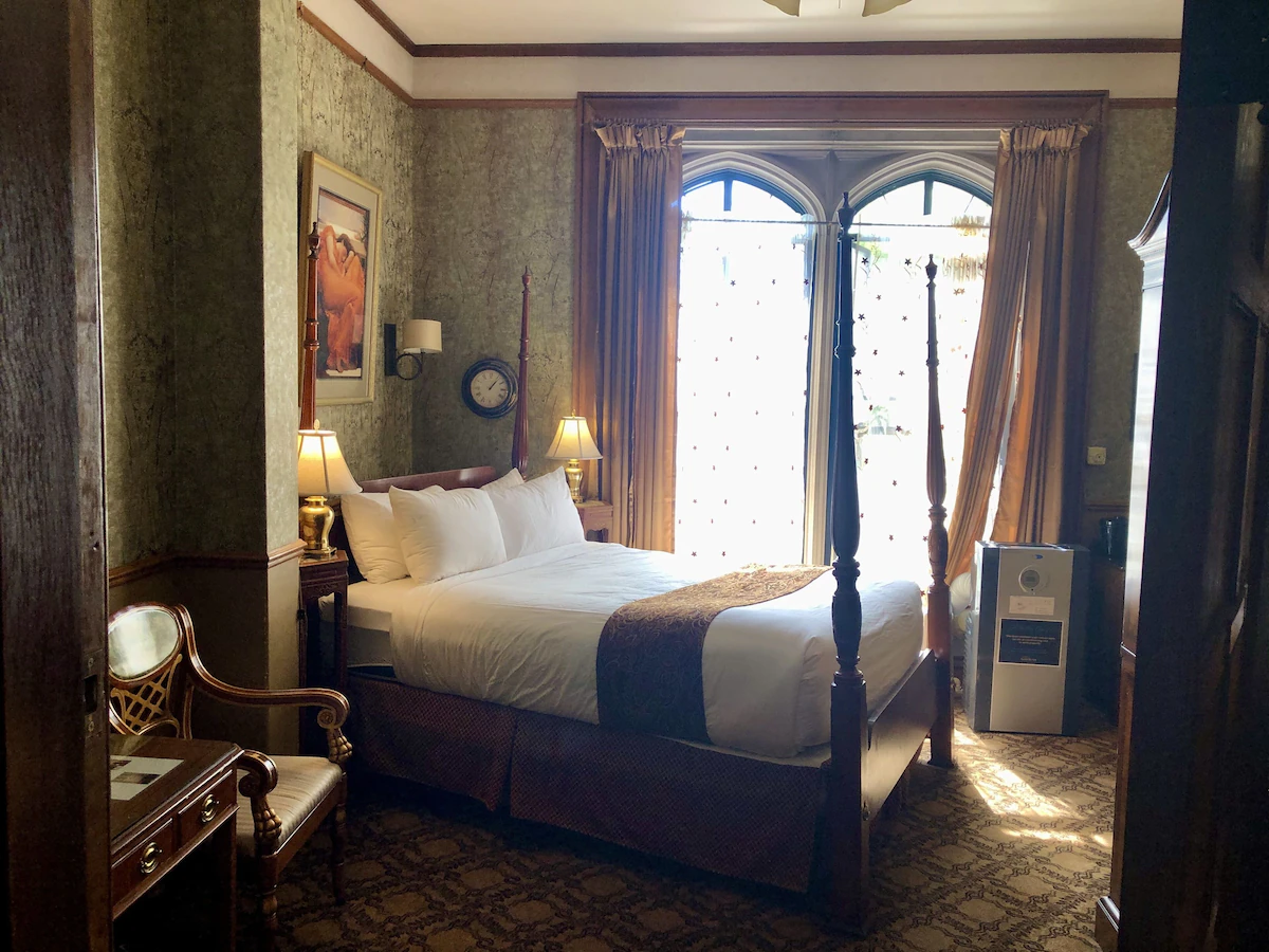 Glen Eyrie Castle Colorado Springs Suites