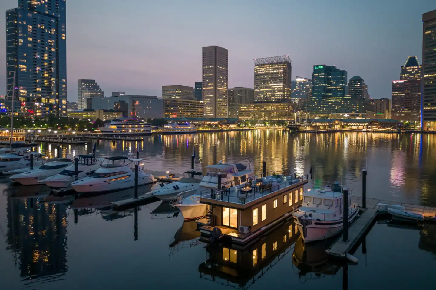 Luxury Baltimore Houseboat Airbnb Showcase