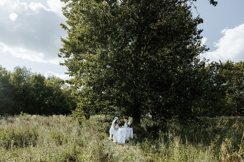 Lovely Details – Bridal Inspiration in a Summer Meadow