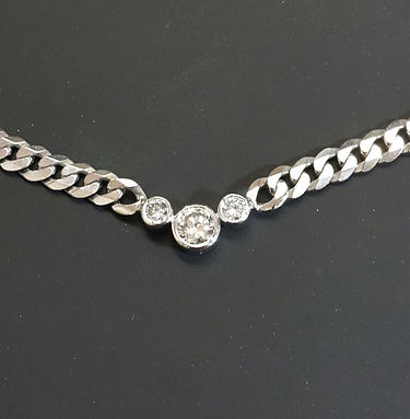 White gold necklace with diamonds