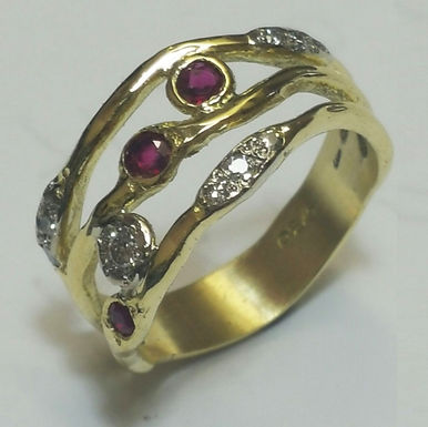 Ruby and diamond ring, 18ct gold 
