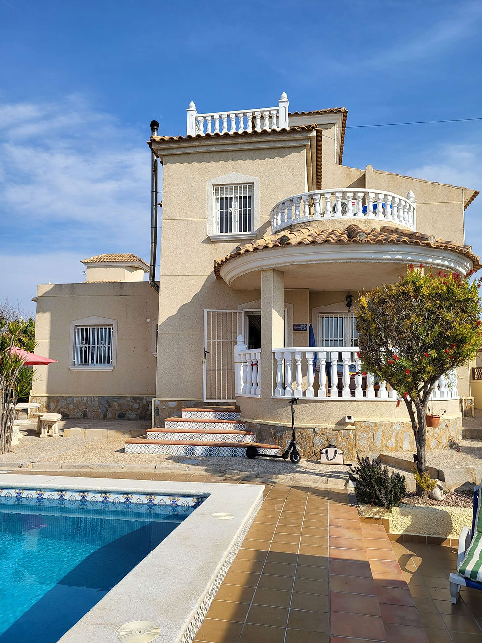 Thumbnail: Beautiful 4 bed villa with private swimming pool 