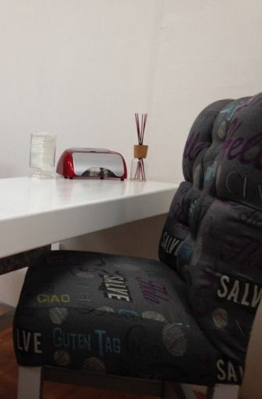 Miniatura: MESA DE UÑAS