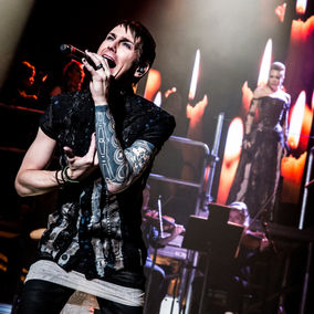 INTERVIEW: TONY VINCENT Chats about New Rocktopia Tour, The Voice, and What Comes Next