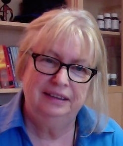 Natural Pain Therapist who uses natural pain solutions and self-help advice