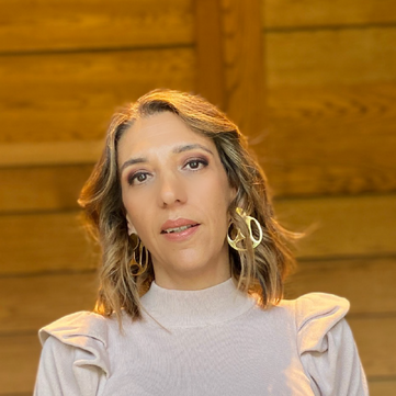 Gabriela Villicana, Gabriela Villlcaña