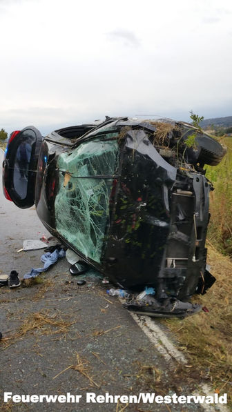 T2, VU Person eingeklemmt, L443 Rehren->Borstel