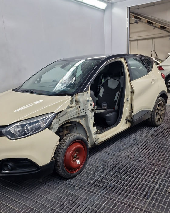Renault damage