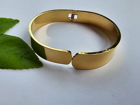 The Rising Trend of Golden Jewellery in Minimalist and Korean Designs (2025 Edition)