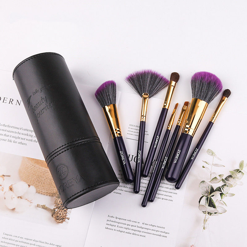 Thumbnail: Makeup brush set