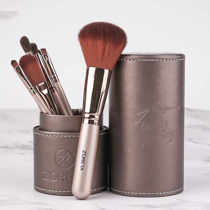 Thumbnail: Makeup brush set