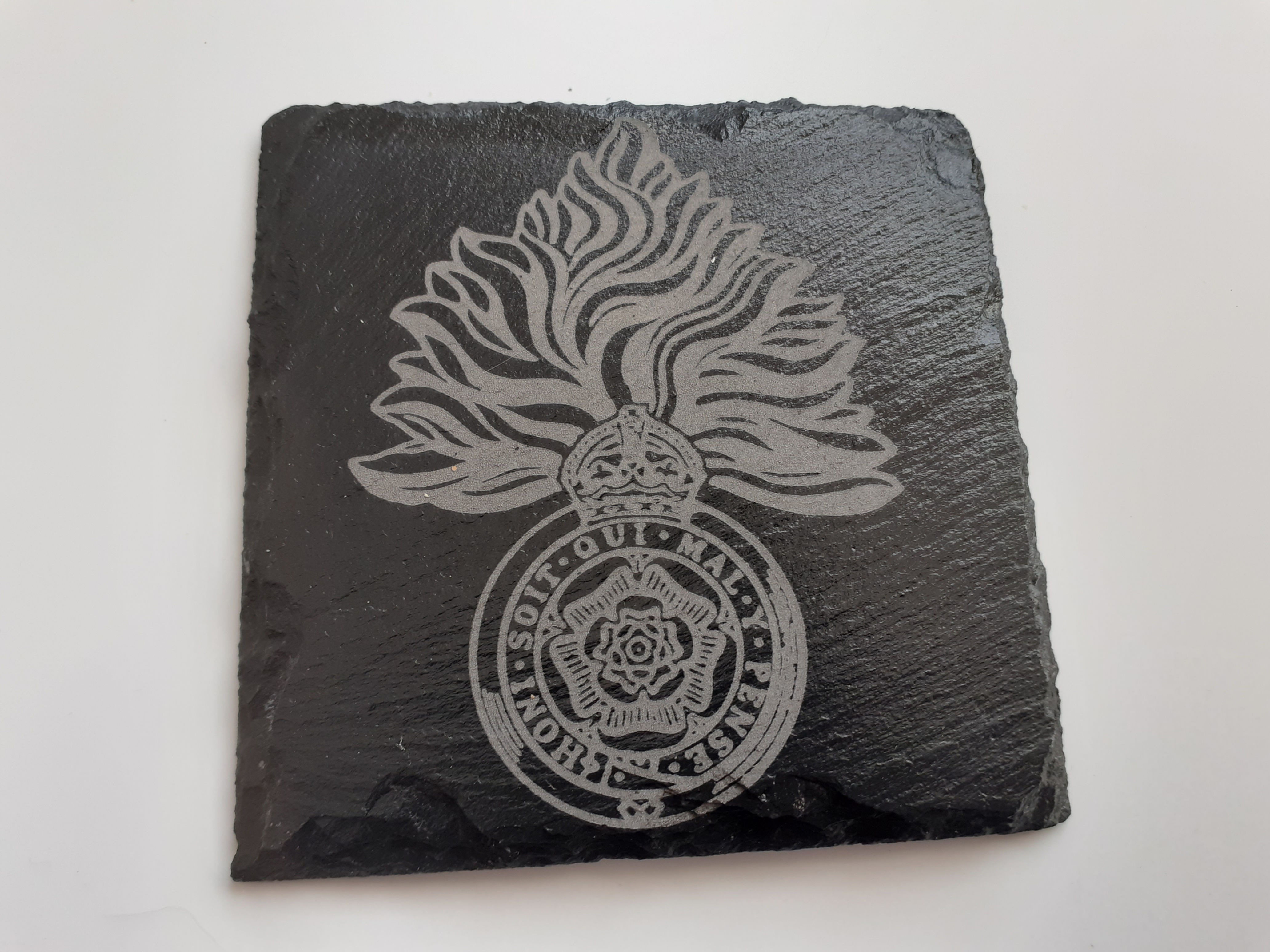 2x Natural Slate 4" / 10cm Square Coasters of The Royal Fusilier Crest.