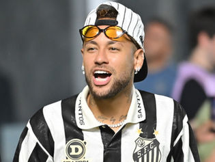 JNHOJE - Neymar minimiza lesão na perna antes de se apresentar à Seleção: ‘Está inteira’