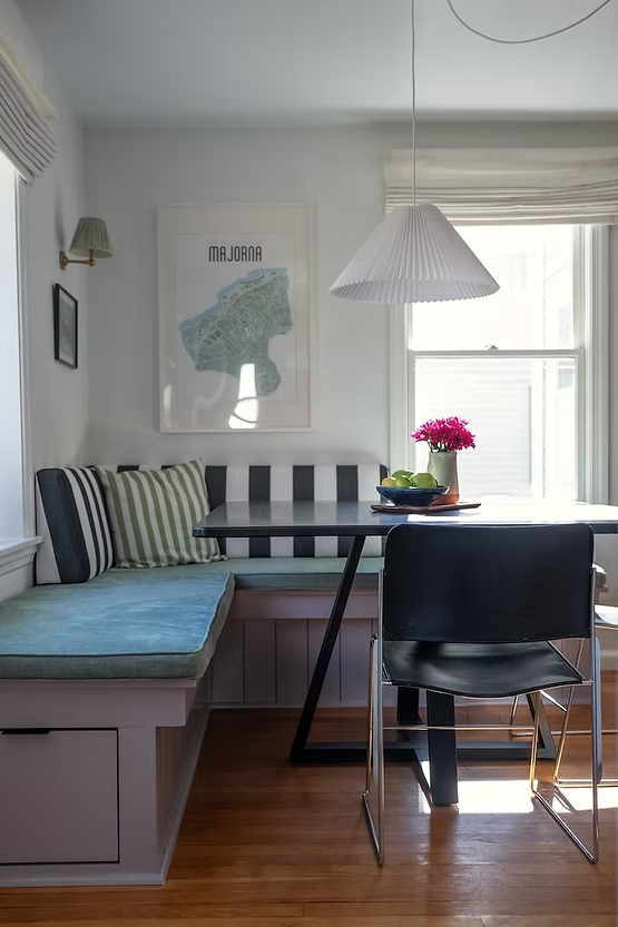 Dining area designed by Rosenqvist Interiors – functional, bright, and inspired by Scandinavian minimalism.