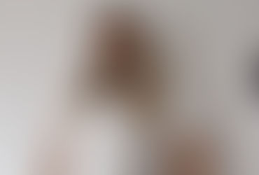 Sofia jobbar som inredningssäljare på IKEA i kombination med sitt eget inredningsföretag