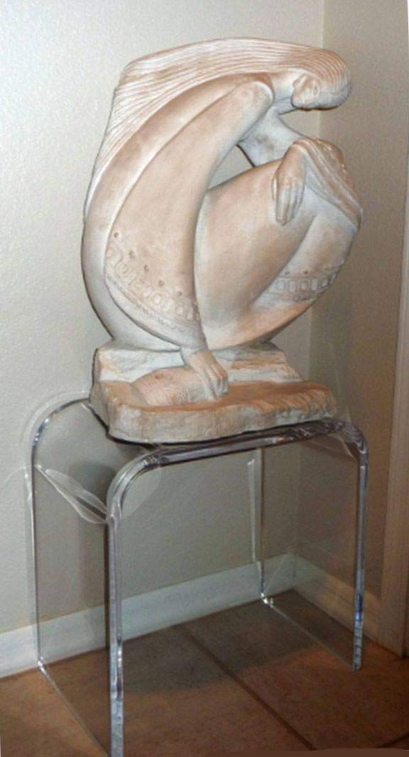 Thumbnail: pure form table for artwork display