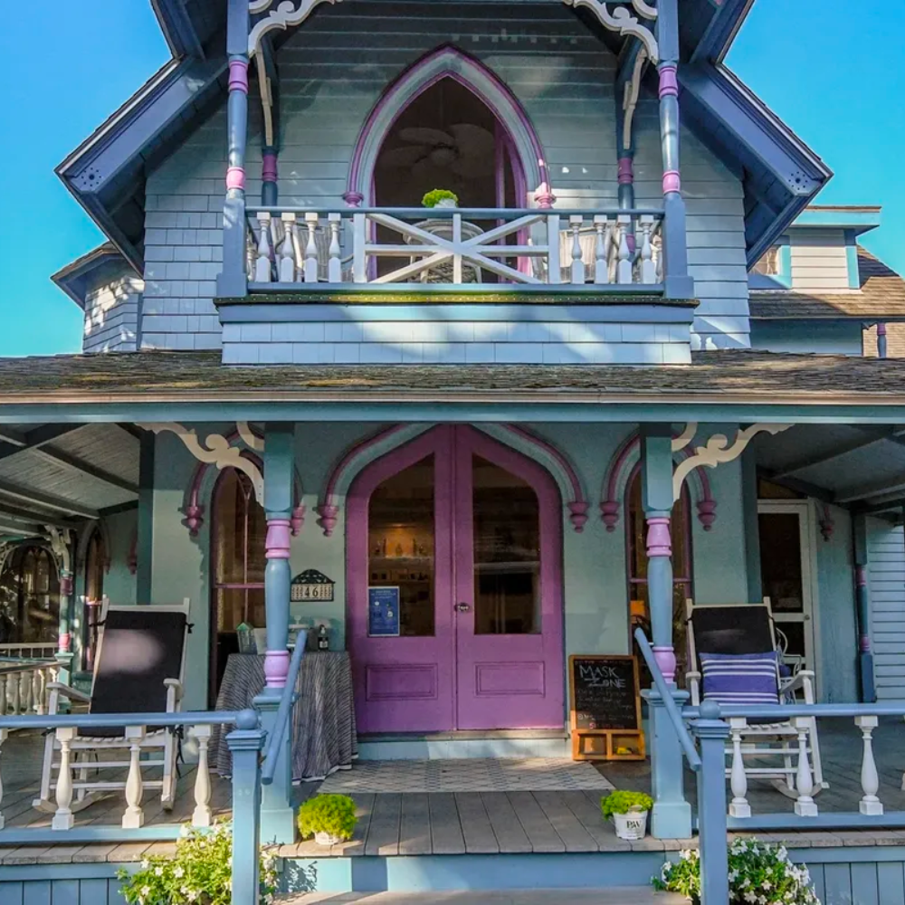 THE NARRAGANSETT HOUSE