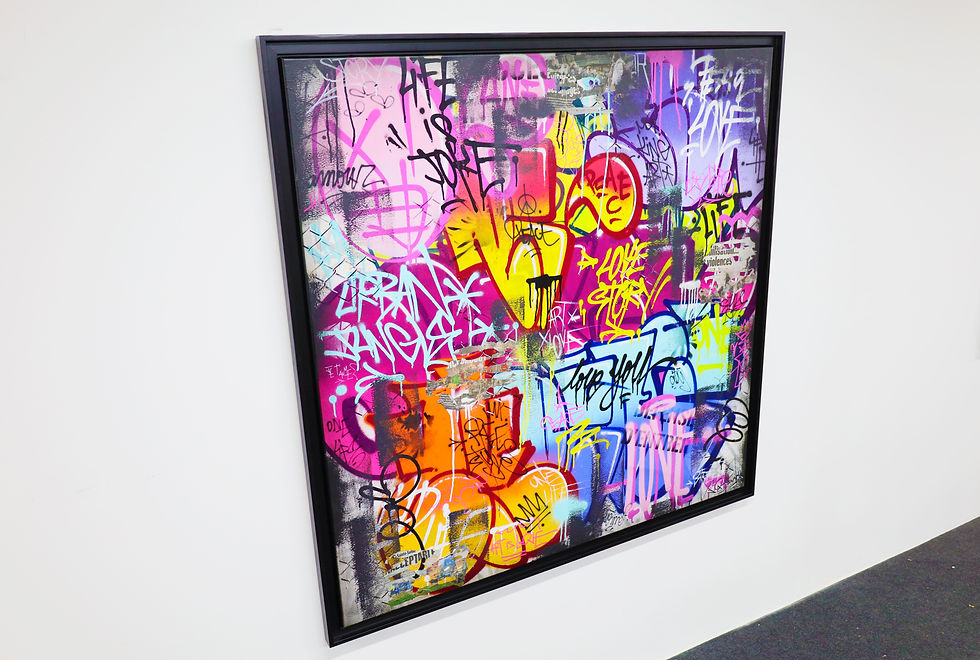 Miniatura: Œuvre murale contemporaine en grand format, mélange de couleurs éclatantes et d'expression graphique dans l’univers du graff