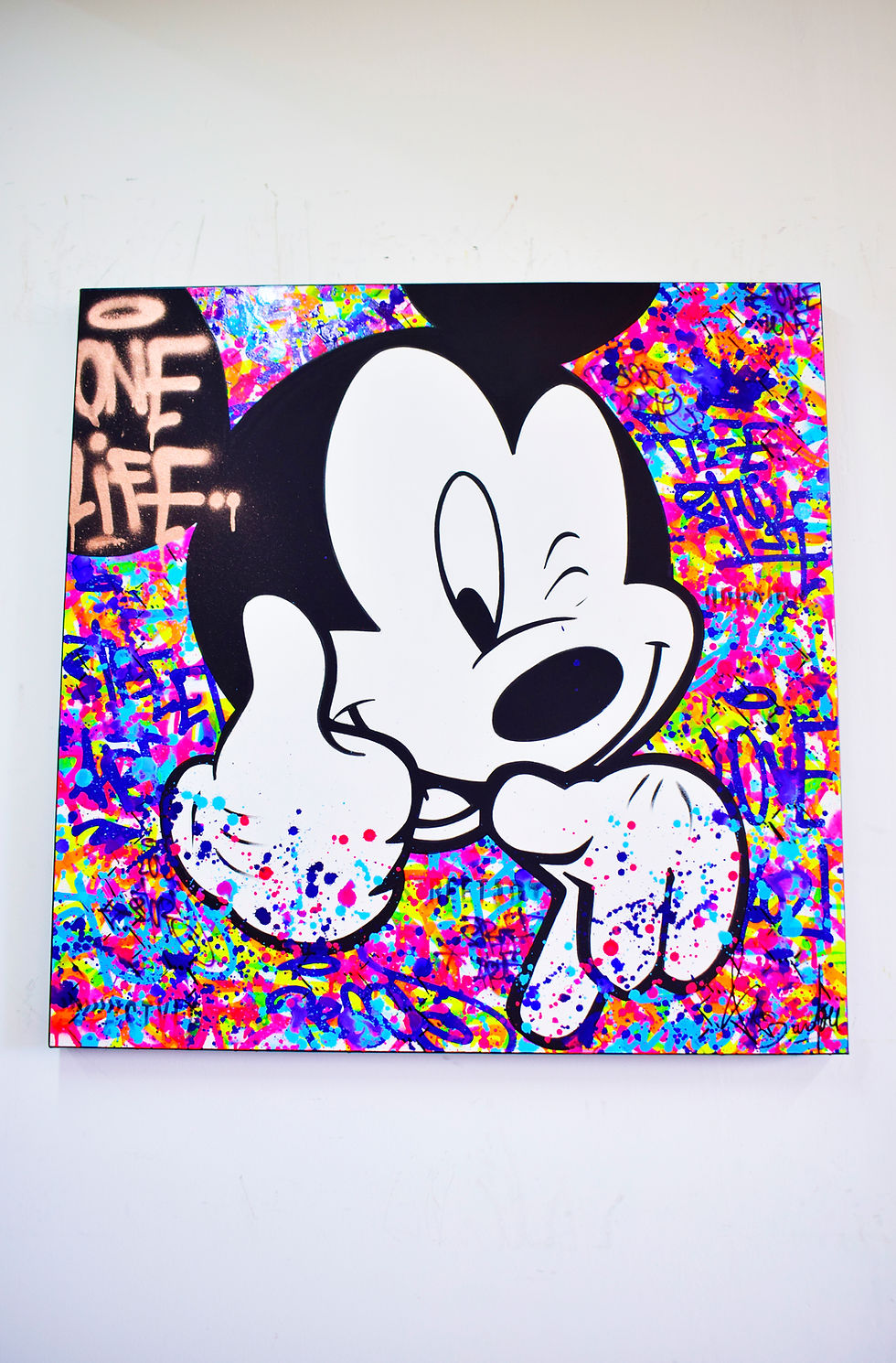 Miniature : Tableau Mickey Mouse One Life en style pop art. Peinture sur toile par Vincent Bardou, entre graffiti urbain et cartoon, pour