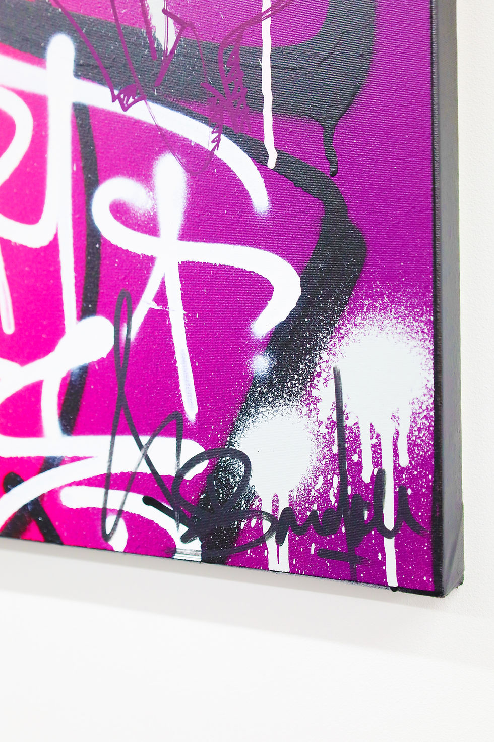 Thumbnail: Canvas graffiti fluo pop art contemporain de Vincent Bardou, peinture originale et expressive pour intérieur tendance.