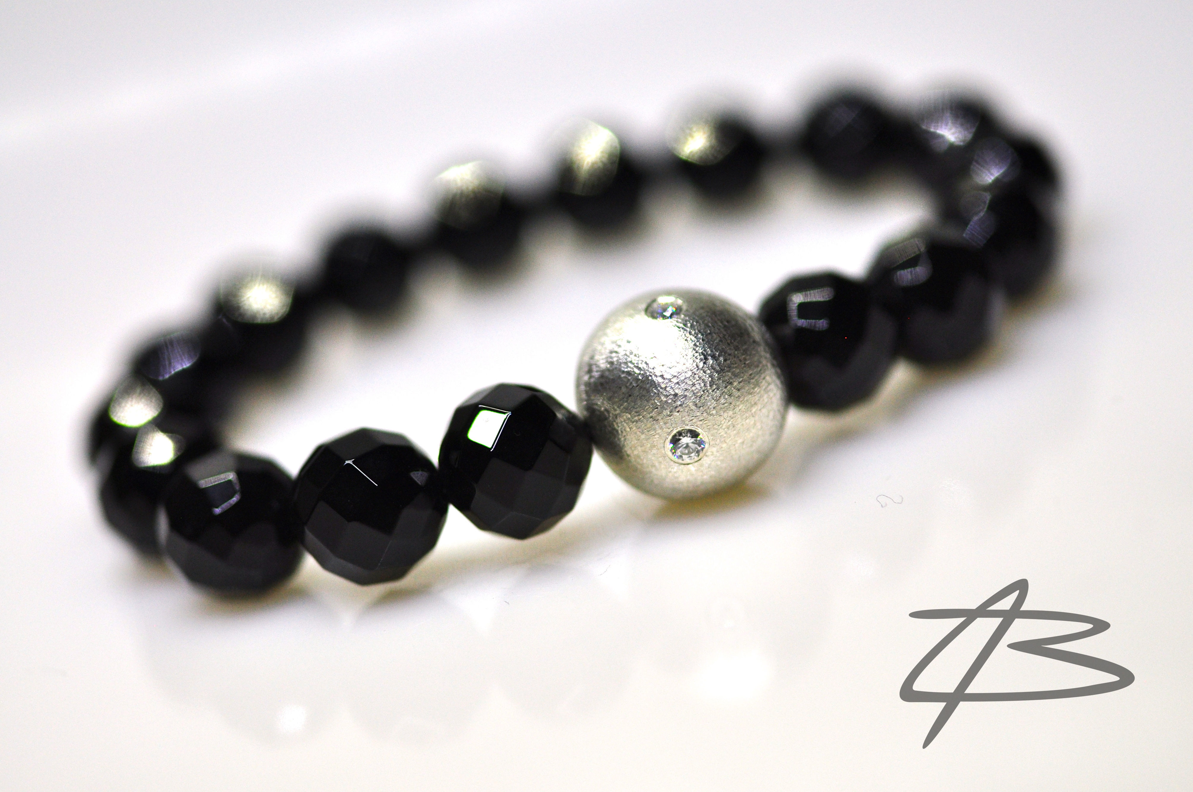 Onyx Armbånd med håndlavet sølvkugle & zirkoner