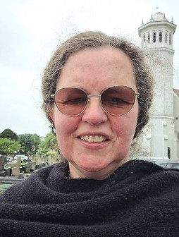 Andi Barker Celebrant at Douglas Crematorium