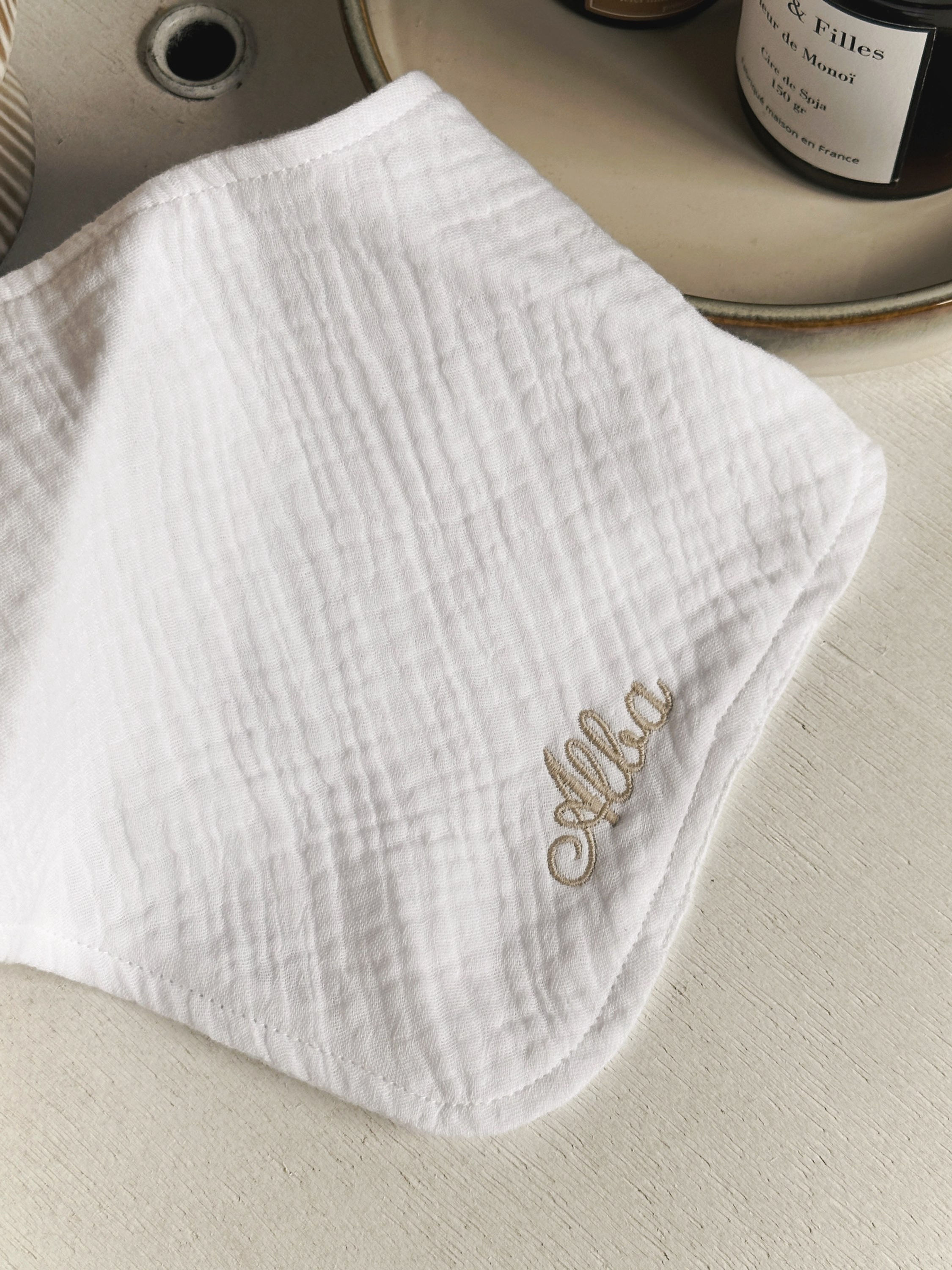 bavoir gaze de coton bébé broderie personnalisée