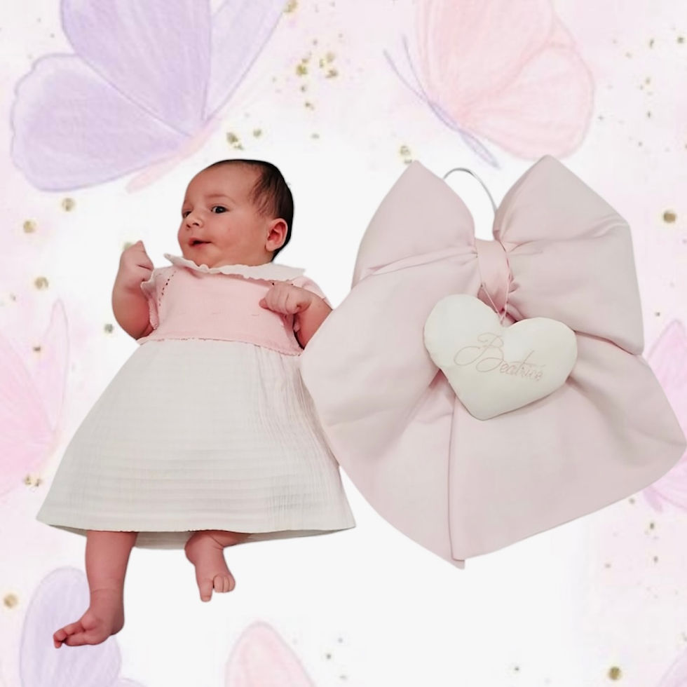 Bellissima Beatrice con il suo fiocco personalizzato