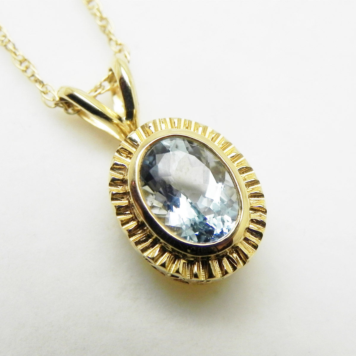 14k Aquamarine Pendant