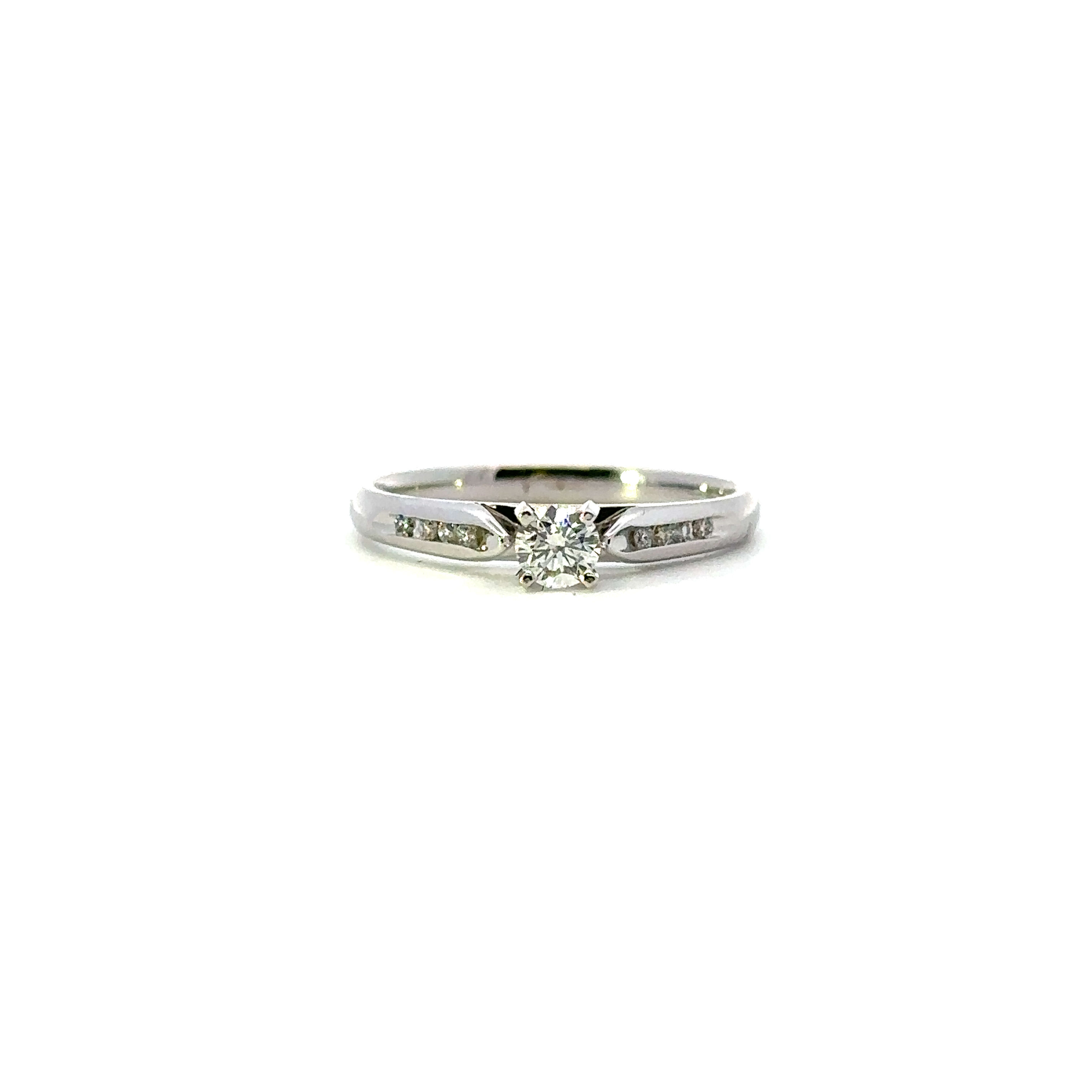14k .31cttw Diamond Engagement Ring