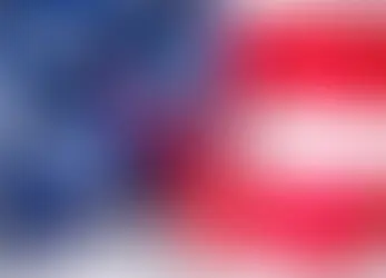 ES: Logo de la Copa Mundial de Rugby 2031 sobre la bandera de Estados Unidos