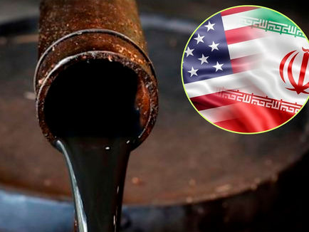 Buques petroleros transitando por el Estrecho de Ormuz mientras los precios del petróleo suben por tensiones geopolíticas en Medio Oriente.