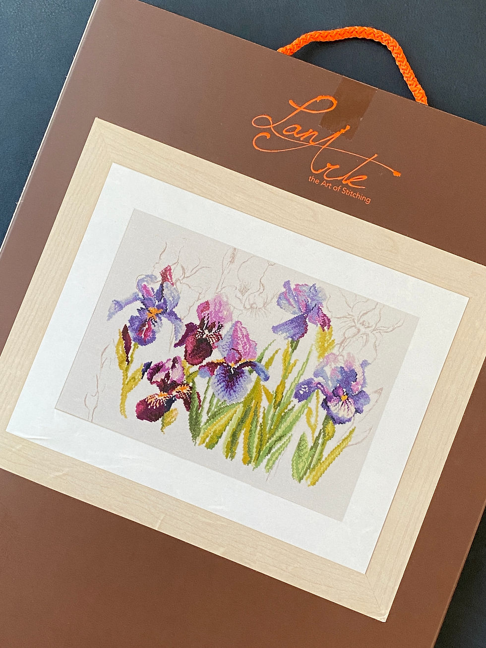 Miniature : LanArte / Blue Flowers - Irisses, PN-0008027 / Cross Stitch Kit