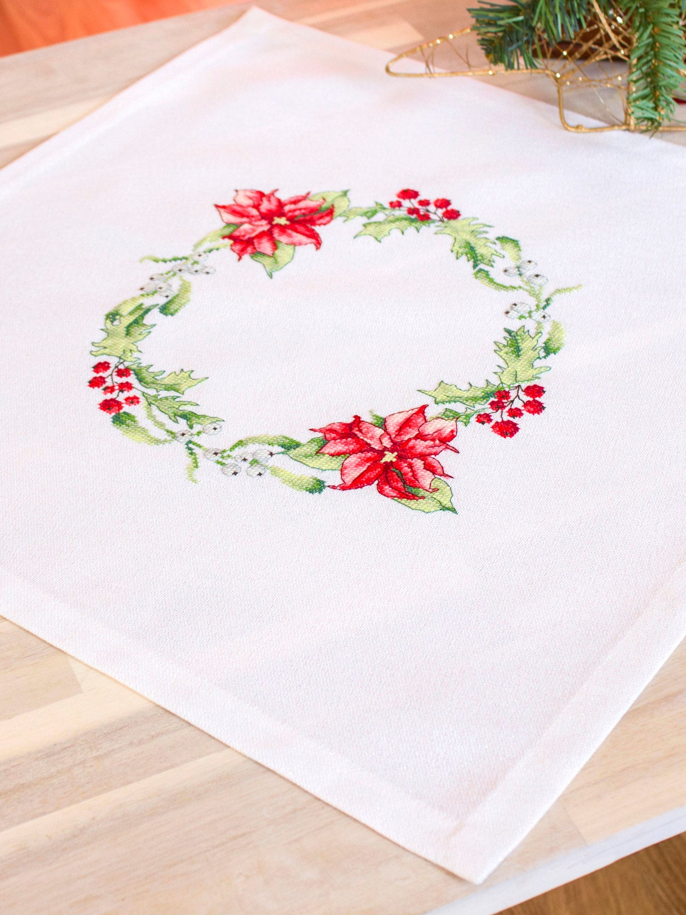 Luca-S / FM002 Table Topper 45x45 cm / Cross Stitch Kit