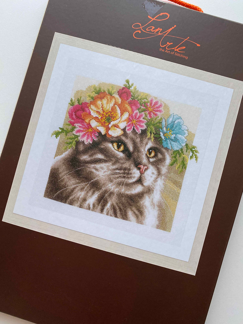 Miniature : LanArte (the Art of Stitching) / PN-0189339 Flower Crown Maine Coon (Evenweave 2