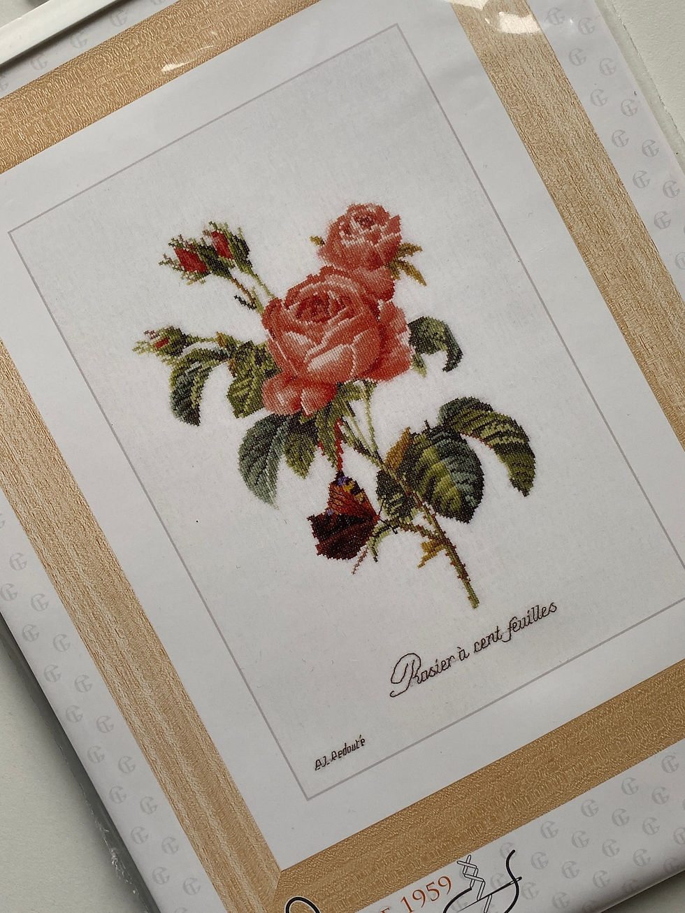 Thumbnail: Thea Gouverneur / 2030 Rose Redouté / Cross Stitch Kit A