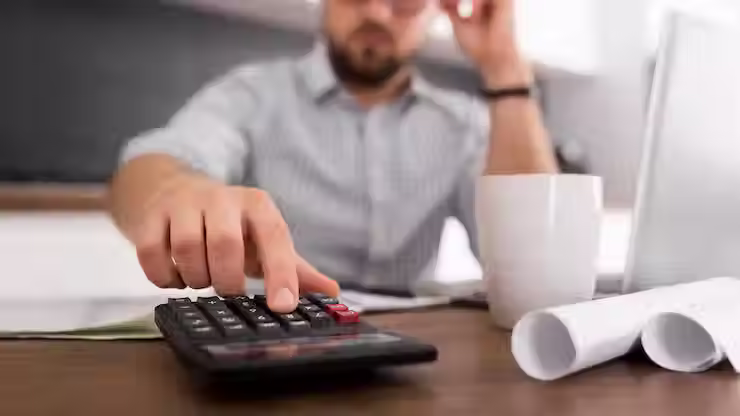 STRATY: ZASTÓJ FINANSOWY