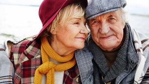 Elderly couple planning a will