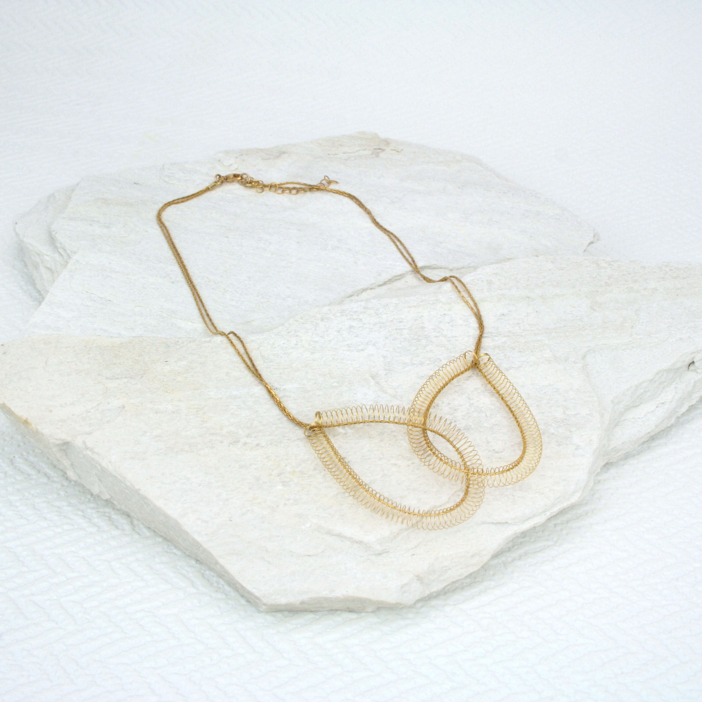 Looped Necklace Gold