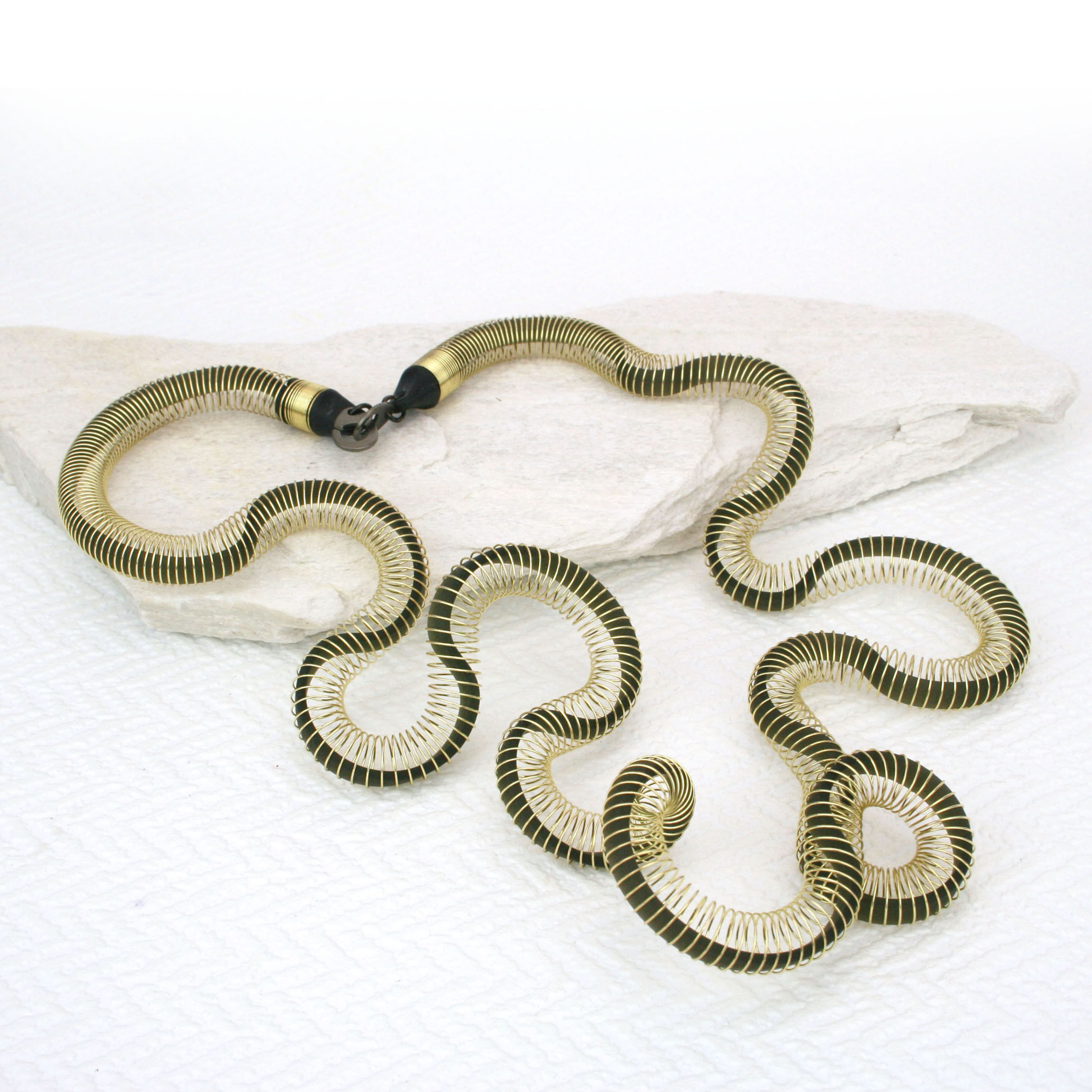 Curled Necklace Gold