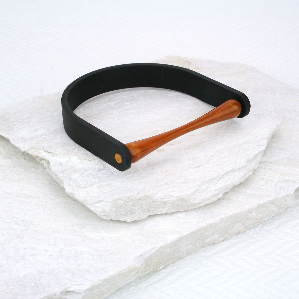 Lily Bracelet Black and Wood